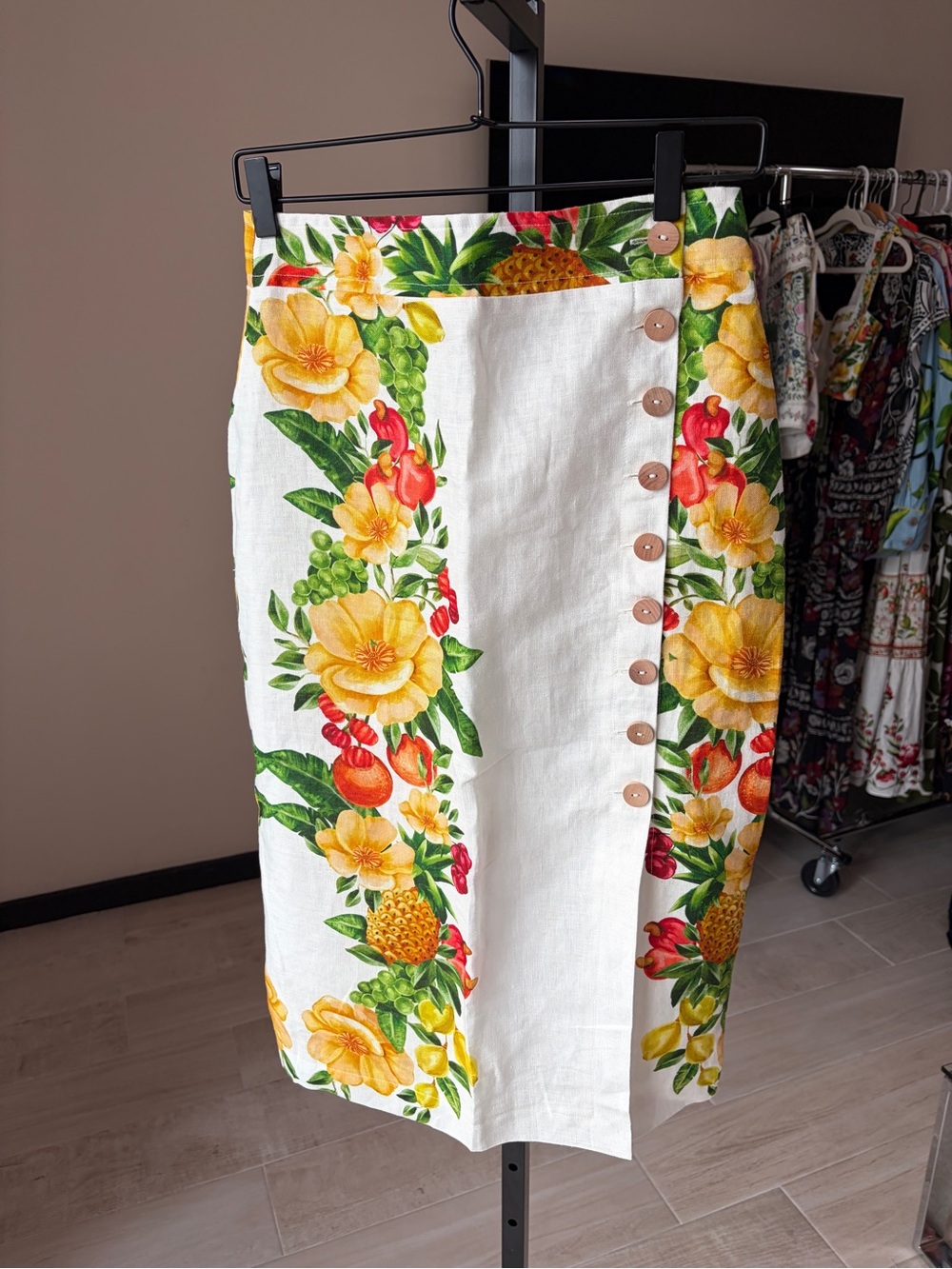 Farm Rio: PICNIC FLOWERS OFF - WHITE BUTTONNED MIDI SKIRT - Picture 7 of 10